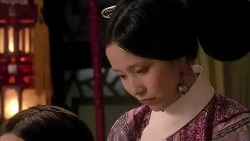 华妃把颂芝送给皇帝,为什么最不高兴的人是剪秋背后原因好扎心
