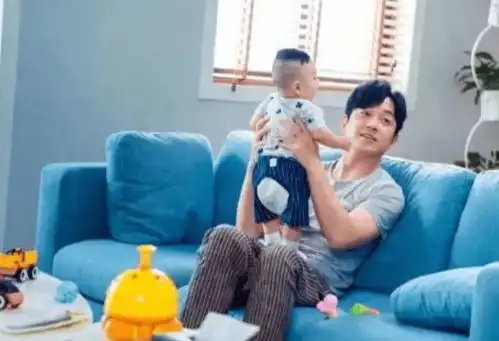 潘粤明连续9年发表情为儿子庆生,董洁还不让他见孩子吗