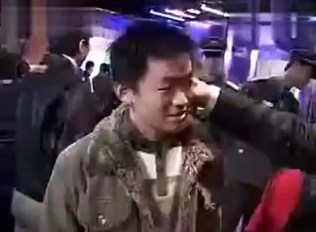 王宝强见到自己的贵人激动跪下磕头,刘德华的做法让人意想不到,不愧是天王
