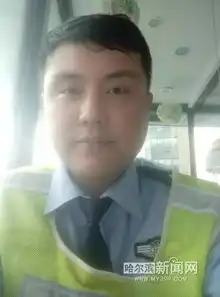 用表情包表情,这个可以有这个男辅警今天给全国女交警画了一套
