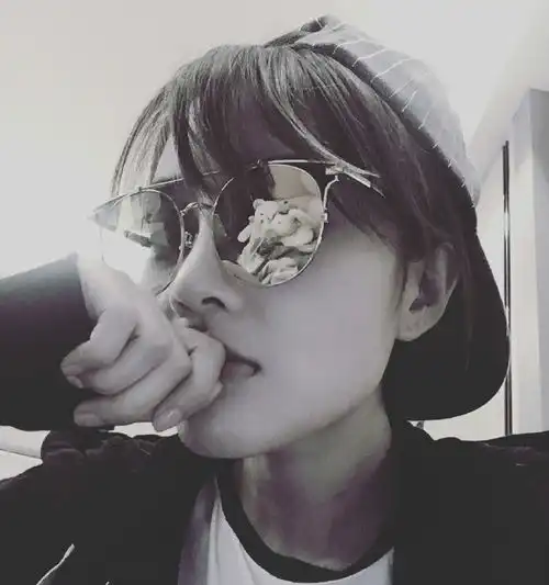 李小璐变假小子撩妹表情冷酷盼有个弟弟
