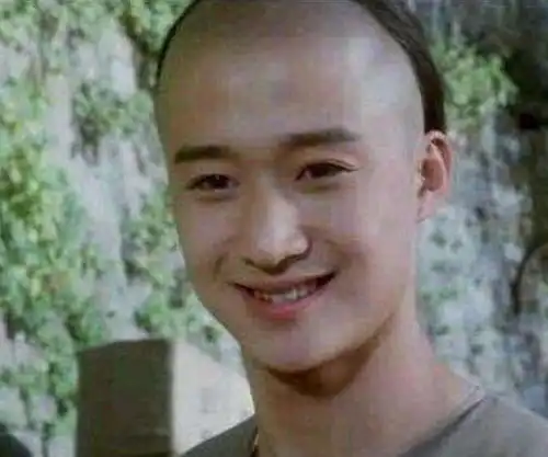 他曾扬言吴京火不了,如今吴京火遍全球,自己却销声匿迹
