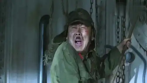 举起手来2汉奸这滑稽的表情惹得我忍不住多看两眼,也太逗了
