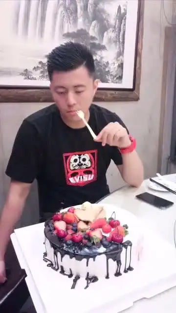 拍照永远一个表情,以不变应万变
