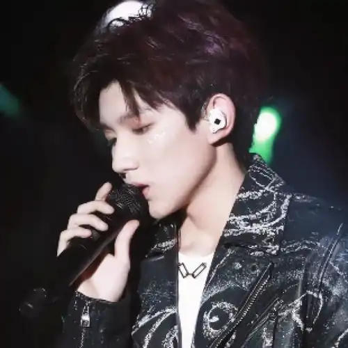 tfboys王源表情包头像壁纸来啦
