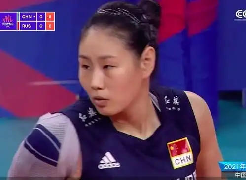 连续两局逆转俄罗斯心态已被打崩,朱婷淡定微笑因对手太菜
