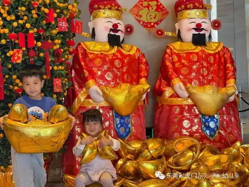嗨皮牛耶东方明珠萌娃们的春节实在太精彩啦速来围观
