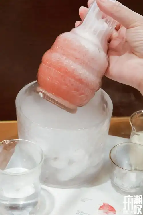 走,去喜茶喝,一口就变表情包
