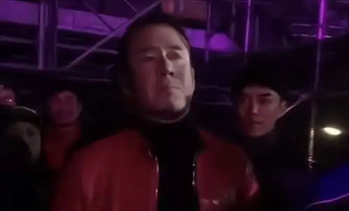 杨坤状态异样引质疑昔日举动被扒后,还和兄弟堂扯上关系
