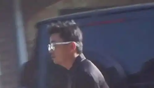 冯清疑似怀孕,与王宝强公司视察小腹凸起明显,王宝强形影不离
