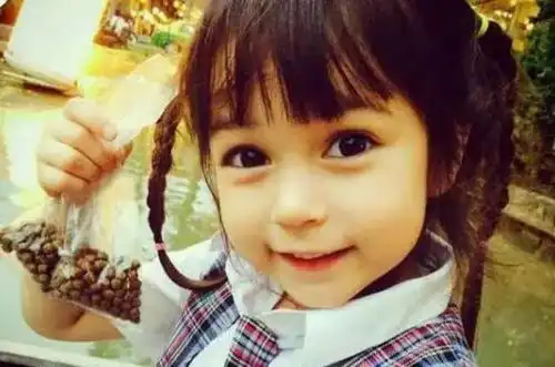 哈密家中有小孩的注意啦,iphone855寸智能电视通通免费送
