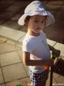 组图坑娃黄磊晒小女儿萌照多妹专注啃虾表情可爱