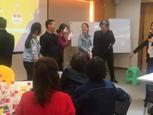 粤豪珠宝qq表情饰品销售达人蜕变之旅培训活动圆满结束