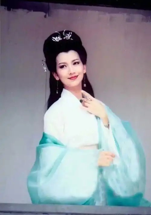 小小动图妹子望而止步,骚年还需努力
