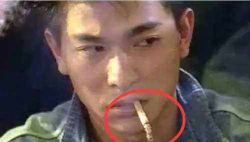 同样是吸烟刘德华烟灰不掉,张国荣充满忧虑,王宝强这个学不来
