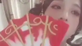 无法触碰的掌心在洗澡时接到电话
