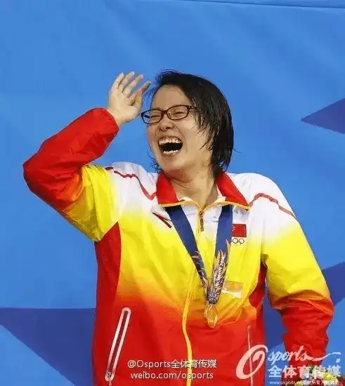 里约泳池里捞上来的表情包段子姐傅园慧今天最火就是她
