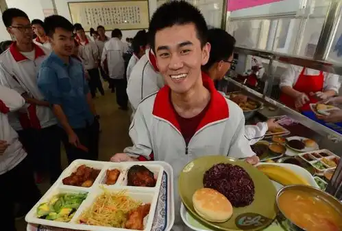 高考生体检翻车走红,众多学生吓出表情包,医生我也不想
