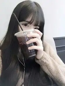 拒绝剪刀手教你刷爆朋友圈的自拍

