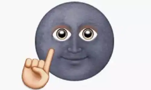 童年旧照曝光人称小刘亦菲的她,整容前竟是饼脸绿豆眼
