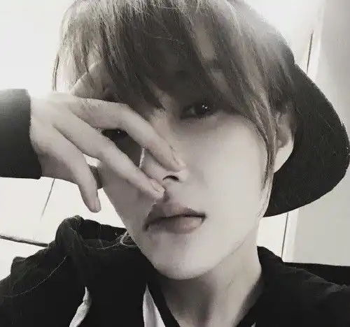 李小璐变假小子撩妹表情冷酷盼有个弟弟
