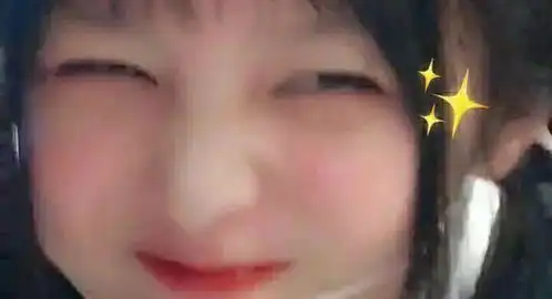 我想知道这个小女孩是谁啊
