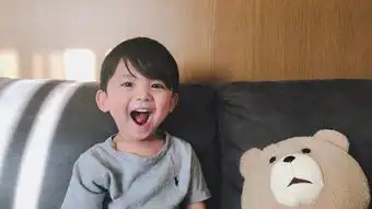 日本妈妈曝光萌娃私房照,狂吸30万粉,网友每天彩虹屁颜即正义