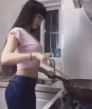 搞笑gif趣图这次玩大了,下铺的兄弟你们还好吗

