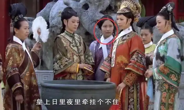 甄嬛传叶澜依入宫晋封,注意到剪秋的表情比皇后更伤心
