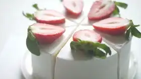 草莓果酱不常见的表情
