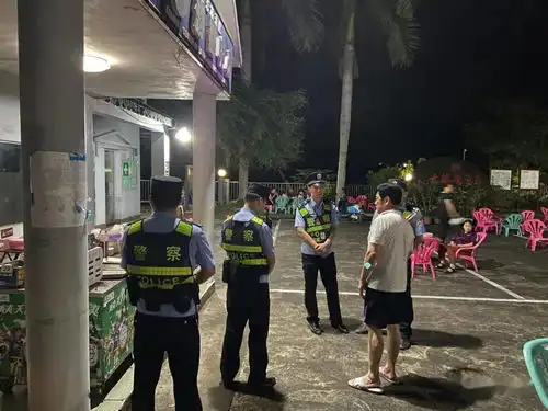 桂平公安为高考考生爱心护航
