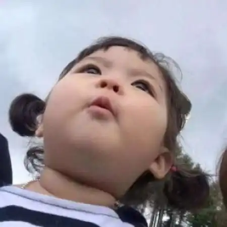 可爱的萌娃头像女孩,卖萌的表情无敌了
