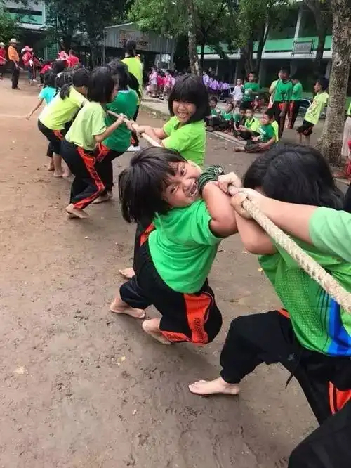 有钱果然为所欲为因表情包太火,为所欲为二人拍广告了
