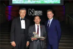 中国摄影师的作品喜提大奖,却引发广大网友的表情包创作
