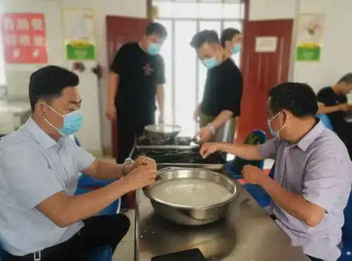 市人防办开展迎端午纪屈原包粽子活动
