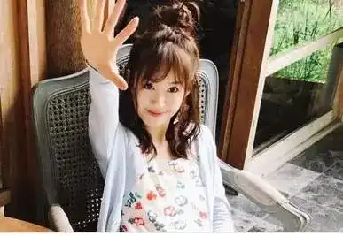 张子萱晒出清新美照,引发网友感叹少女心十足,太美了
