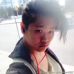 毕福剑19岁女儿近照杀马特装扮翻白眼组图
