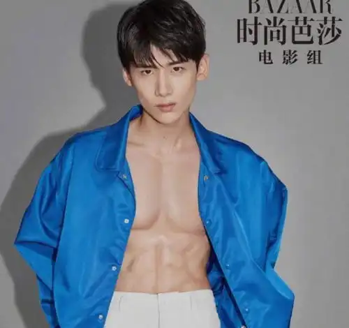 白敬亭举铁少年简直名品腹肌啊,吹到爆
