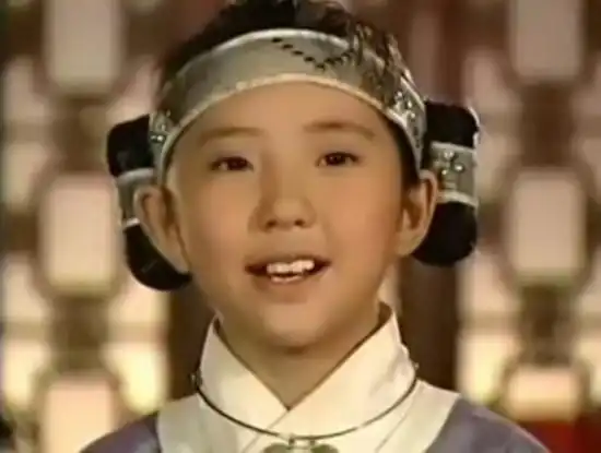 还记得小李飞刀里的龙小云吗女扮男装的她长大后变这样
