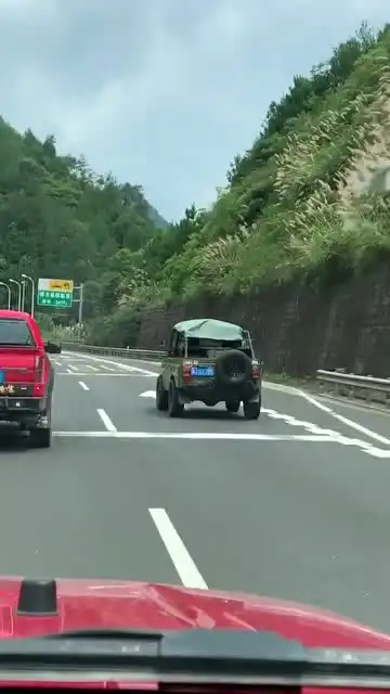 哇,这个车啊,真的好帅啊

