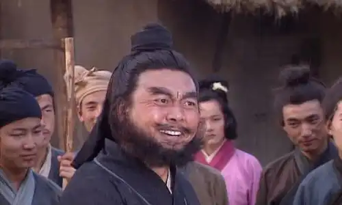 赏析央视三国演义关羽张飞较量和桃园三结义的妙处
