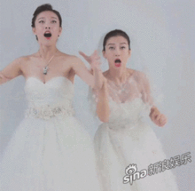 倪妮杨颖抢捧花
