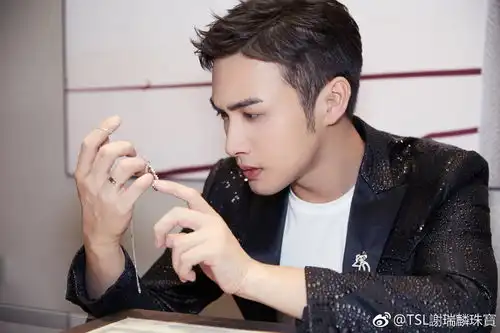 拼得过演技,打得了游戏如此一个百变的张彬彬,又有你不知道的哪一面呢
