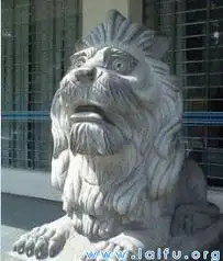 听说是广东省某建行门口的狮子,貌似表情很能反映银行客户的心情啊.........hao123网址导航
