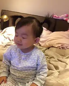 大s母亲节晒全家福女儿小玥儿乖巧出镜7730033
