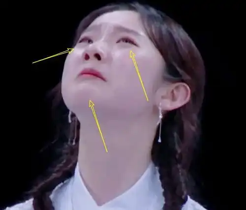 张艺凡泪失禁表情大火,国家一级演员夸赞,这不是作秀是真性情
