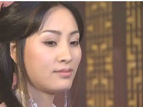 长相一言难尽却非要演绝世美女你们的良心不会痛吗

