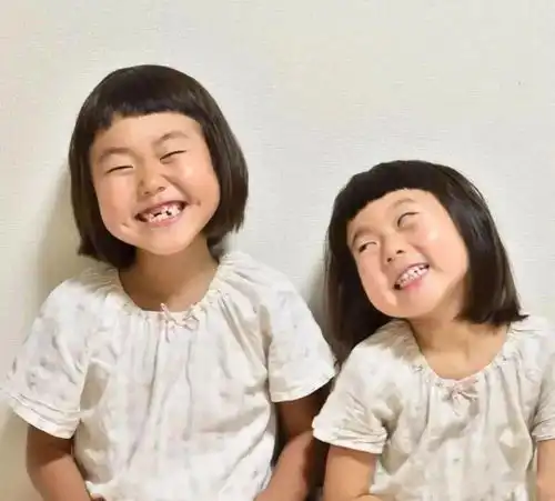 人类幼崽有多可爱这坑娃的妈给女儿拍了近千张丑照
