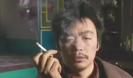 打开树先生翻红,段奕宏评王宝强他抽烟甩专业演员十万八千里
