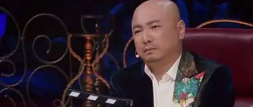 张小斐撩开衣服喂奶,徐峥泪洒现场,有谁注意吴秀波的表情
